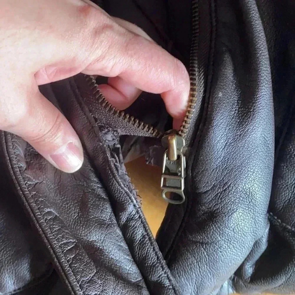 Eddie Bauer  vintage Coyote fur trim leather down coat - Picture 13 of 15